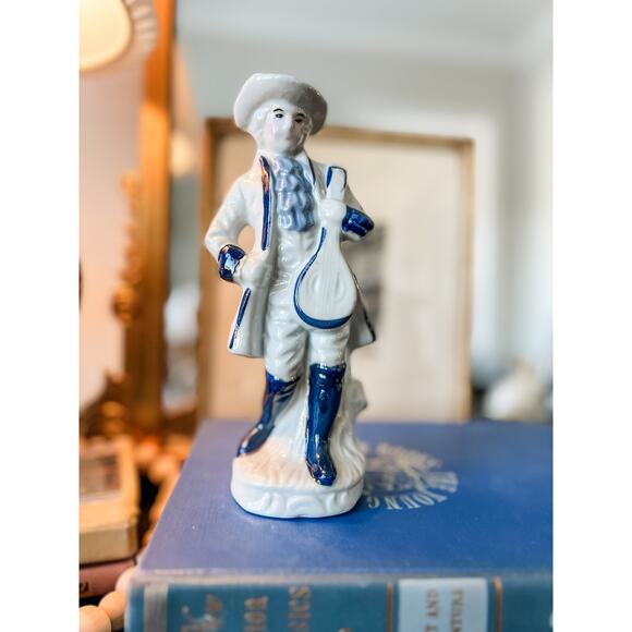 Blue &‎ White Musician Figurine - Picture 1 of 4